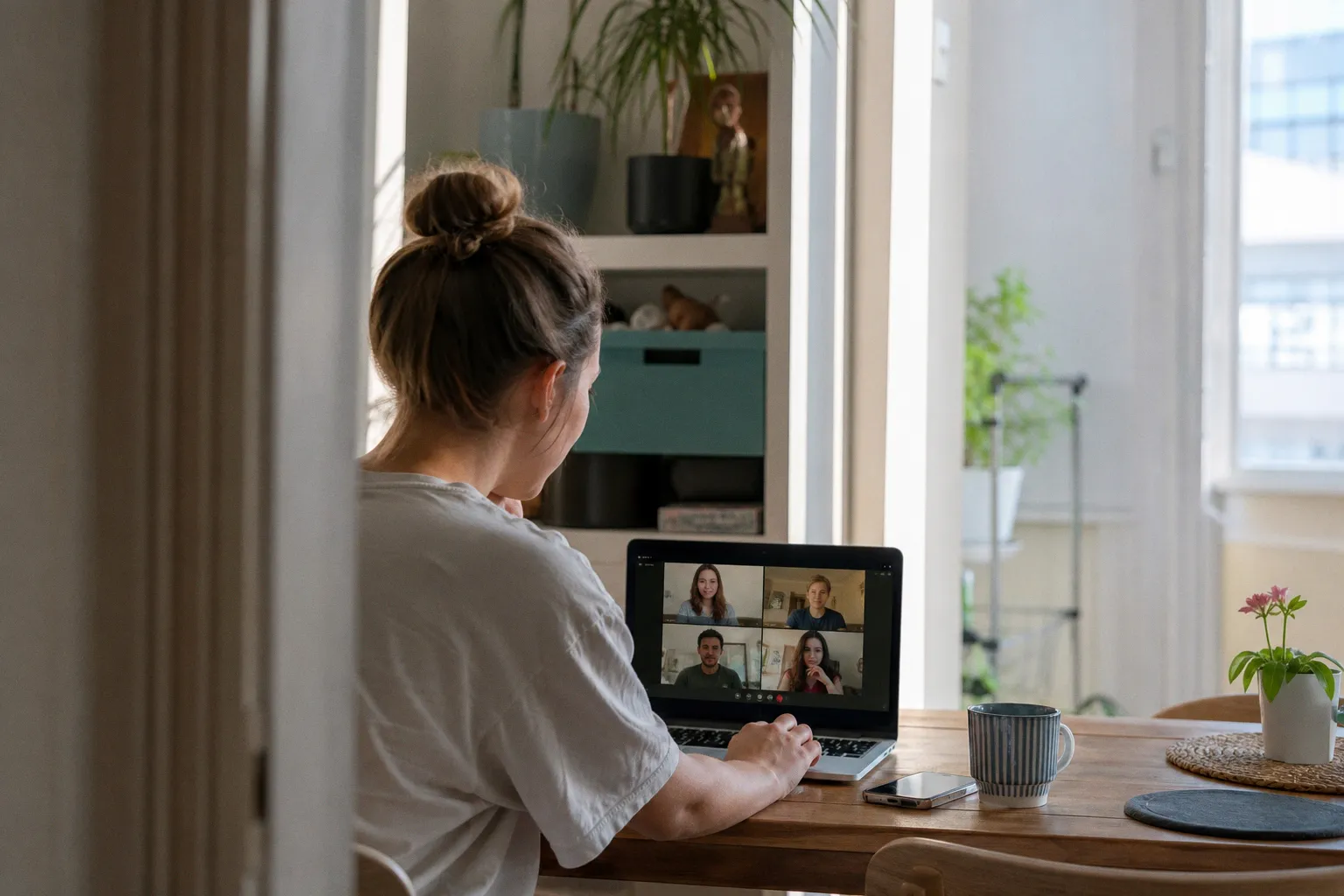 Одноклассники: как устроено общение и инструменты коммуникации на платформе